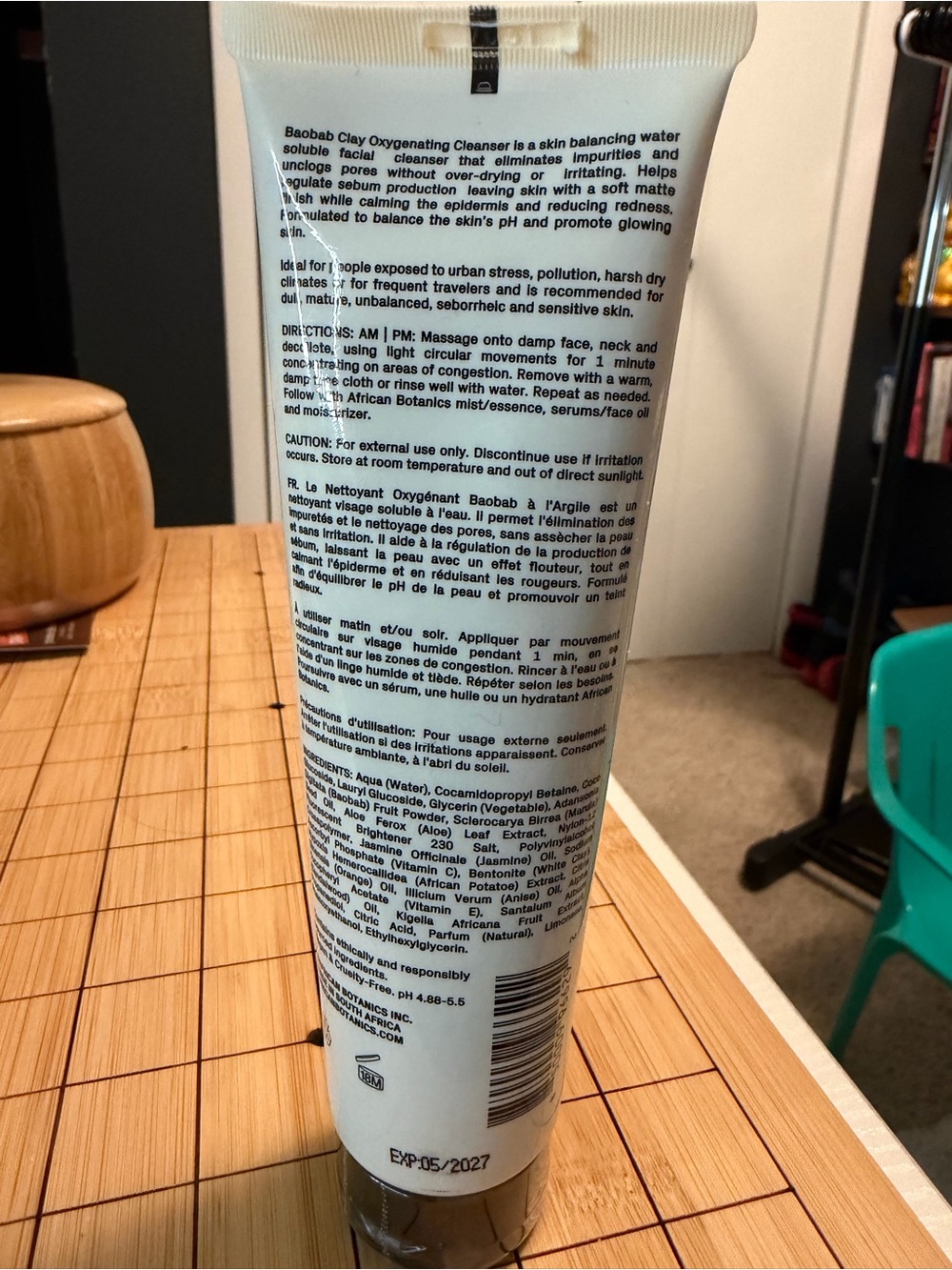 African Botanics Baobab Clay Oxygenating Cleanser - White Tube - Picture 2 of 3
